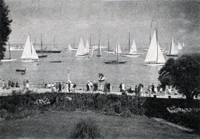 Racing yachts off the Isle of Wight, racing in the Cowes Regatta