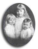 Frank Winfield Woolworth's three daughters. On the left is Edna, in the centre Helena and Jessie is on the right